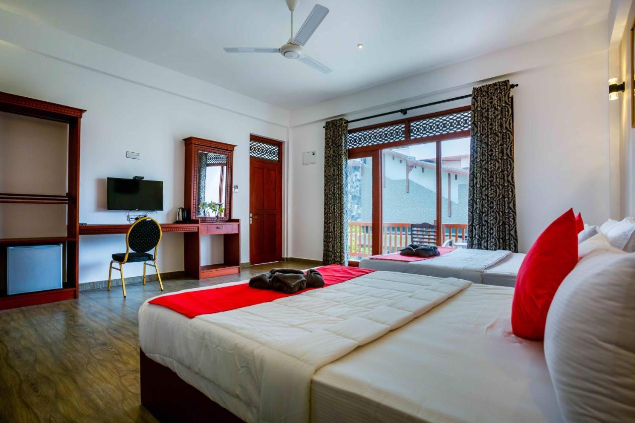 Polhena Grand Resort & Banquet Матара Екстер'єр фото