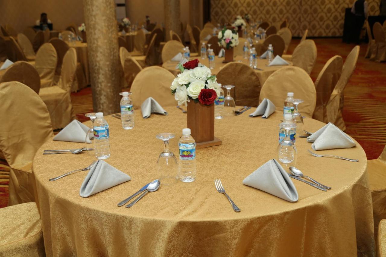 Polhena Grand Resort & Banquet Матара Екстер'єр фото